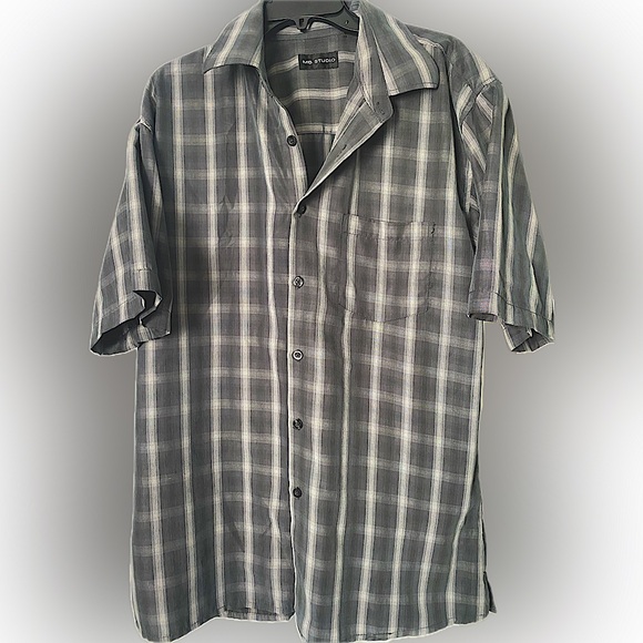 Men’s short sleeve shirt.  Black gray striped.  X-Large - Picture 1 of 4